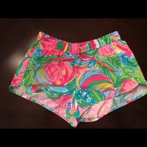Lilly Pulitzer Run Around Shorts Size S